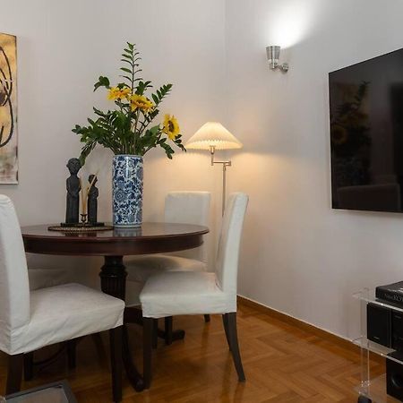 Chic N Central Apt In Kolonaki Apartman Athén Kültér fotó